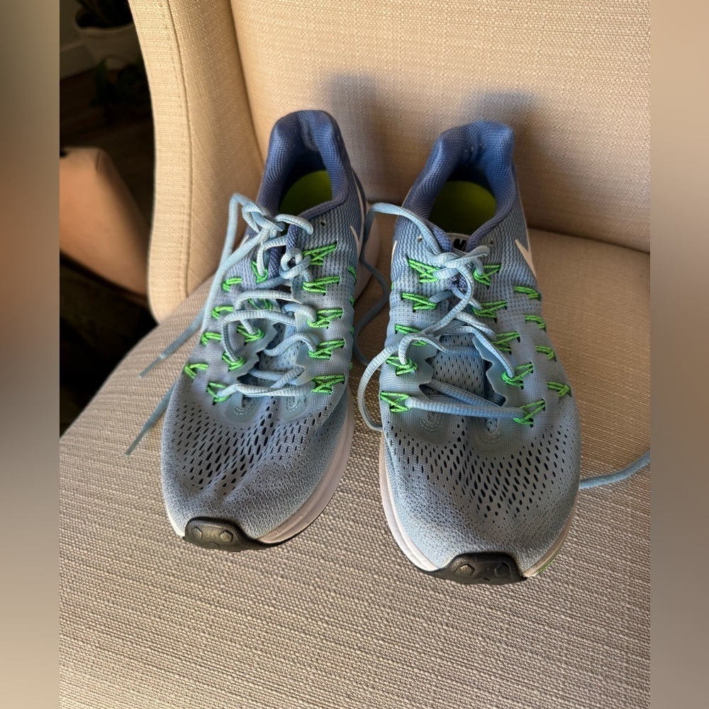 Nike Zoom Pegasus 33 Running Shoes, Light Blue and Lime Athletic Shoes, 10